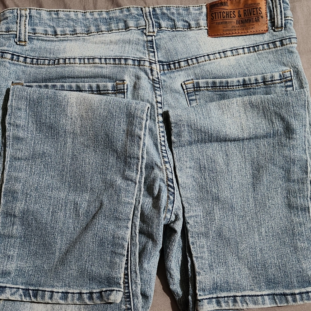 Stitches & Rivets 32 slim - Picture 4 of 5